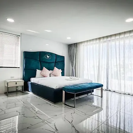 Palm Spring Villas 8 Bedrooms Luxury Villas Pattaya