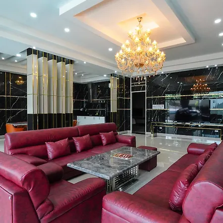 Villa Pool