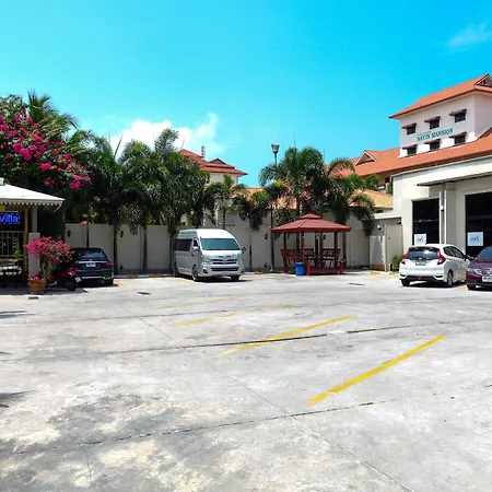Villa Pool *