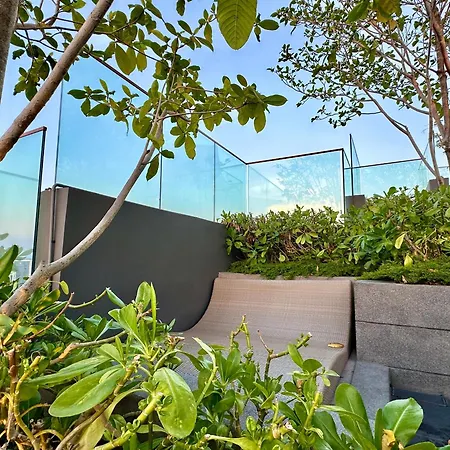 Edge Cozy Vacation Infinite Sky Pool Apartment *