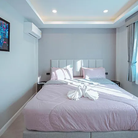 Smile Pool Villa芭提雅海滨现代轻奢四卧四卫泳池别墅 Hotel Pattaya