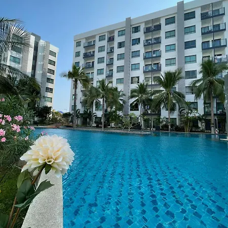 Acadia อคาเดียบีชรีสอร์ต *