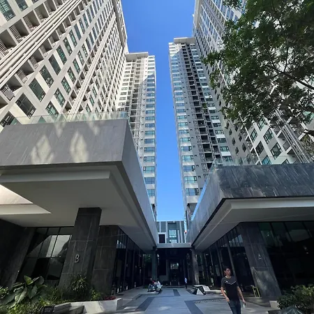 อพาร์ทเม้น 秘狗公寓the Base Pattaya