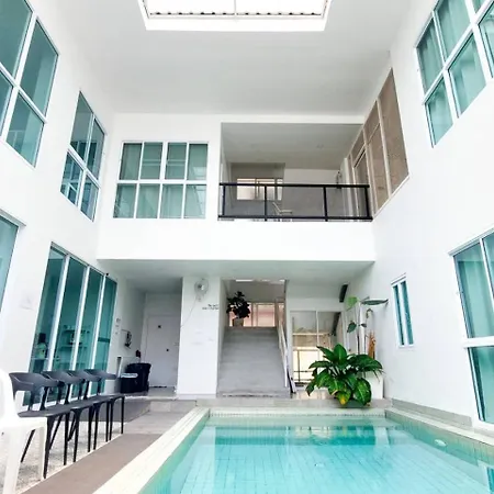 The Inn10: Pool With 9 Bedrooms Pattaya