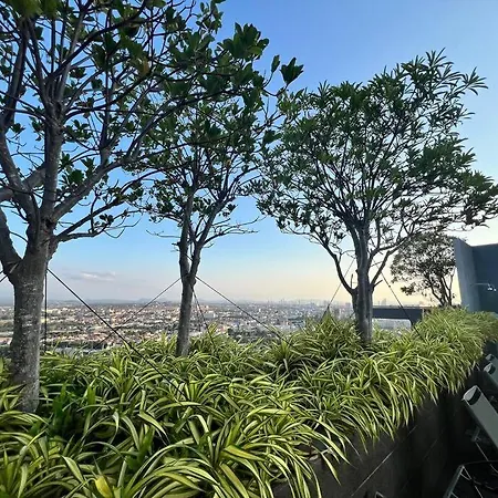 Infinity Pool At Posh อพาร์ทเม้น