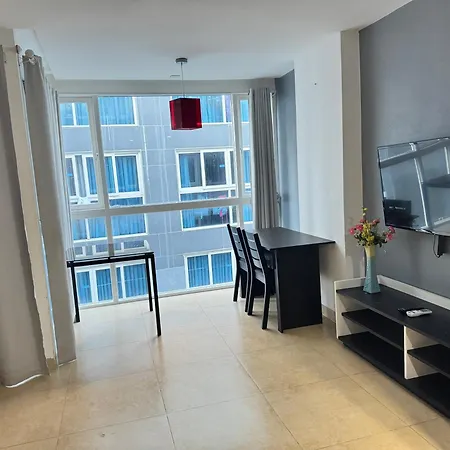 Apartment 芭提雅中心地带 Centara Avenue 一房公寓6楼紧邻海滩, 酒吧街, 购物中心 Pattaya
