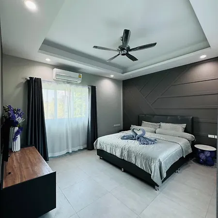 วิลล่า Michelle House Pool