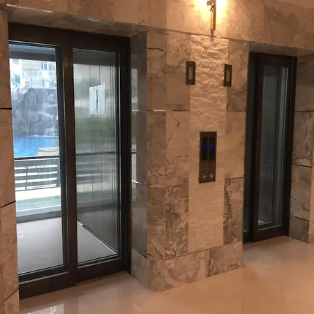 Luxury Business Suits In Grand Avenue By Estates Apartment Pattaya