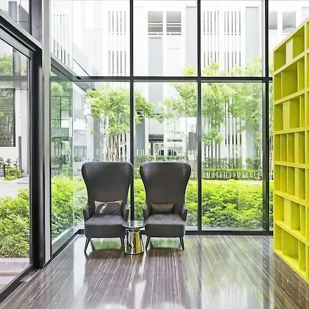 Apartment Downtown Cozy Condo, The Base.7 *