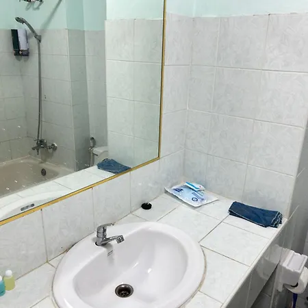 Mina View 61/next To Jontien Bus Station Apartment *