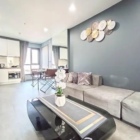 The Base1 - 2bed 2 Bath Sea View Terrace Pattaya