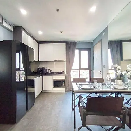 The Base1 - 2bed 2 Bath Sea View Terrace Apartment