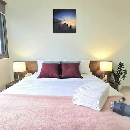 Unixx2 - Sea View 2 Bed 2 Bath South Pty