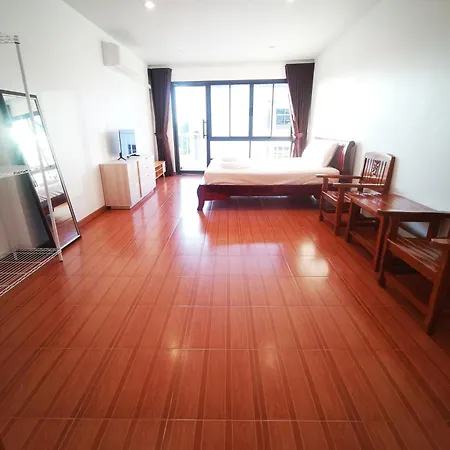 Proud & Wifi 4 North Apartment Pattaya