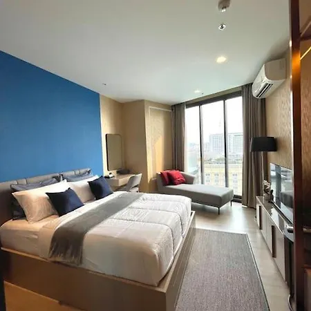 Edge Central , Infinity Pool 31st Fl *