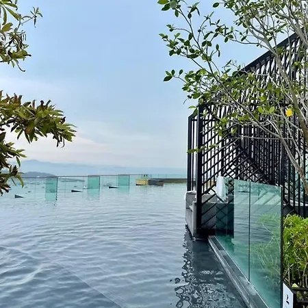 Edge Central , Infinity Pool 31st Fl Pattaya