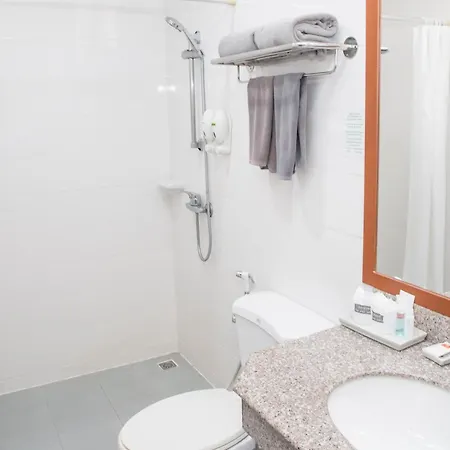 S Formally Sabai โรงแรม 3*