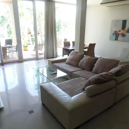 อพาร์ตโฮเทล เวสเบอร์รี่ เรสซิเดนท์ Pattaya