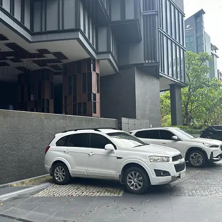 Luxury Edge
