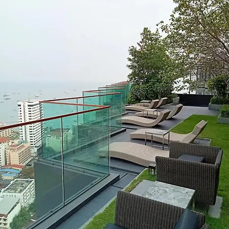 Luxury Edge Apartment *