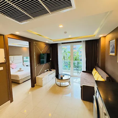 Grand Avenue芭提雅市中心水系公寓超大环绕泳池近海滩近夜市36平大空间 Apartment
