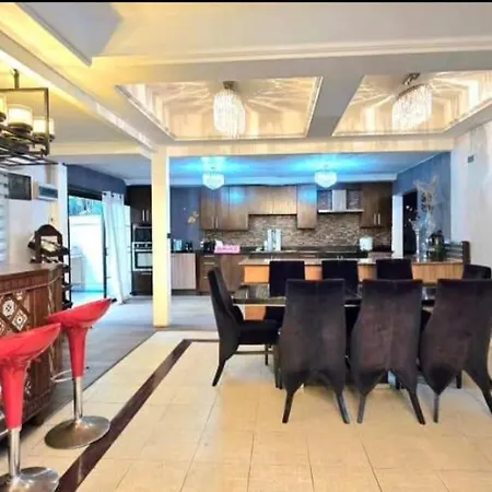 Thabali Pool Villa Pattaya