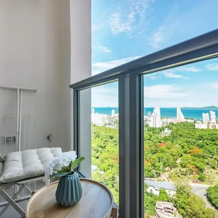 Unixx By The Sea Apartment Pattaya
