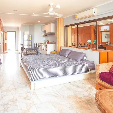 Jomtien Hill Pratamnak Apartment Pattaya