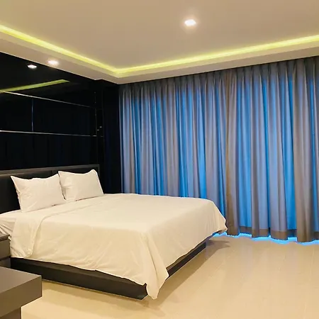 Grand Avenue By Bormon Pattaya