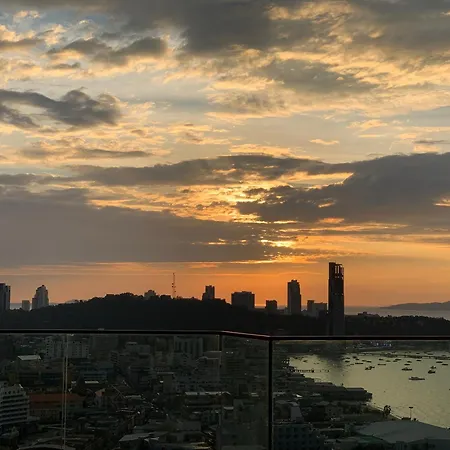 อพาร์ทเม้น Edge Pty Luxury Front Seaview 2bedroom Pattaya