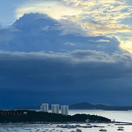 Edge Pty Luxury Front Seaview 2bedroom Pattaya