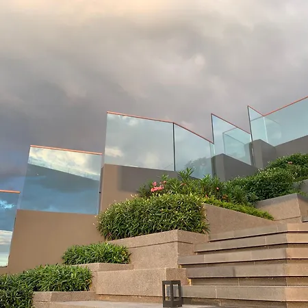 Edge Pty Luxury Front Seaview 2bedroom * Pattaya
