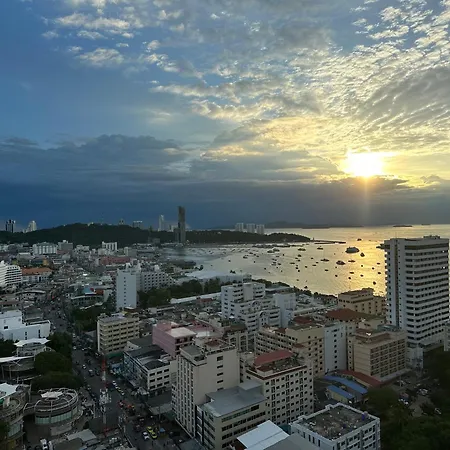 Edge Pty Luxury Front Seaview 2bedroom * Pattaya