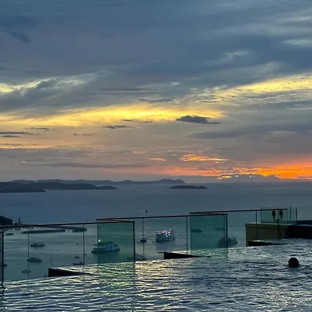 อพาร์ทเม้น Edge Pty Luxury Front Seaview 2bedroom