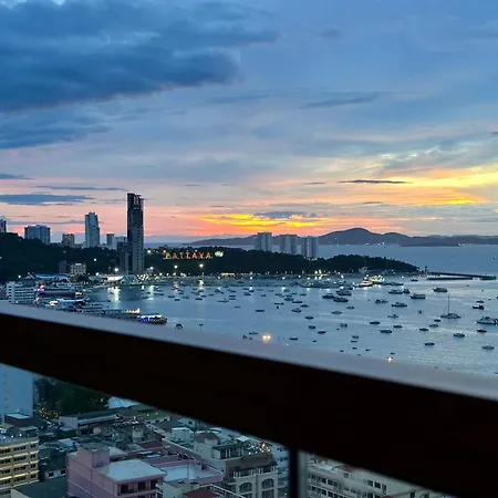 Edge Pty Luxury Front Seaview 2bedroom อพาร์ทเม้น