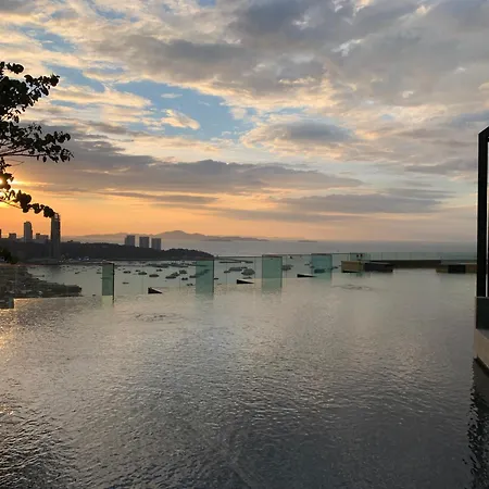 Edge Pty Luxury Front Seaview 2bedroom อพาร์ทเม้น