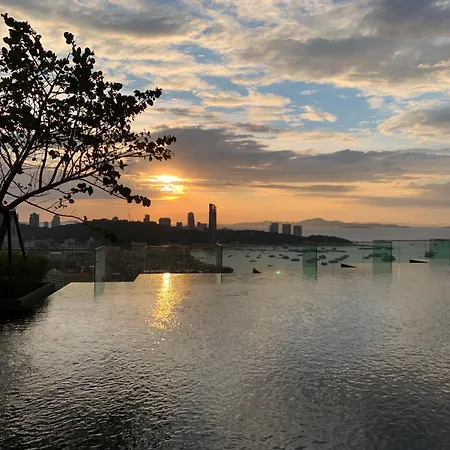Edge Pty Luxury Front Seaview 2bedroom * Pattaya