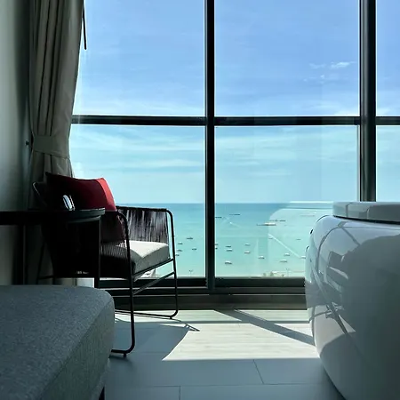 อพาร์ทเม้น Edge Pty Luxury Front Seaview 2bedroom *
