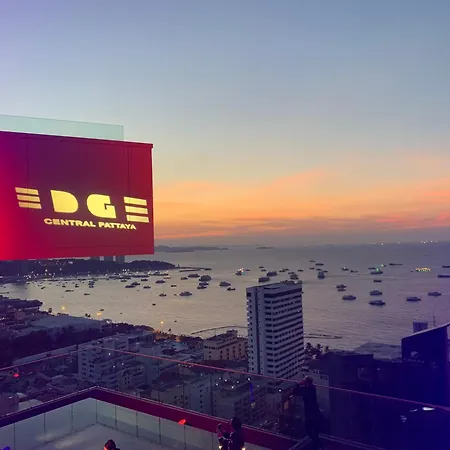 อพาร์ทเม้น Edge Pty Luxury Front Seaview 2bedroom Pattaya