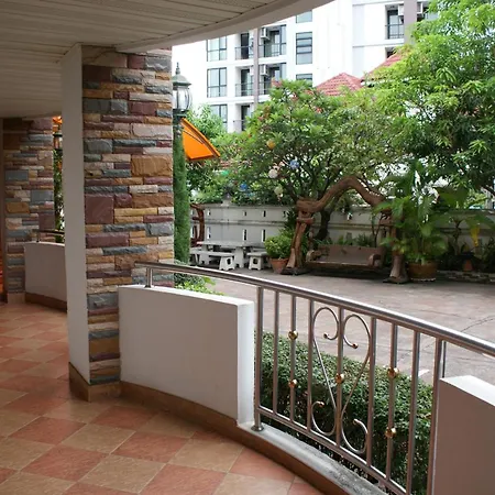 Hotel Selina Place