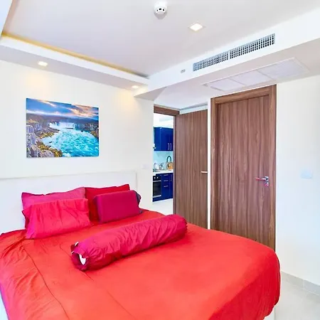 อพาร์ทเม้น Grand Avenue By Tech Pattaya