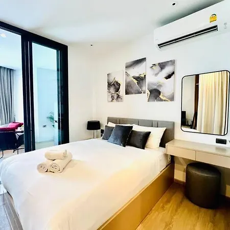 Seaview Urban Retreat Edge 1 Expansive Bedroom