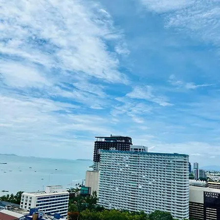 Seaview Urban Retreat Edge 1 Expansive Bedroom *