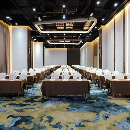 Brighton Grand & Convention 5*