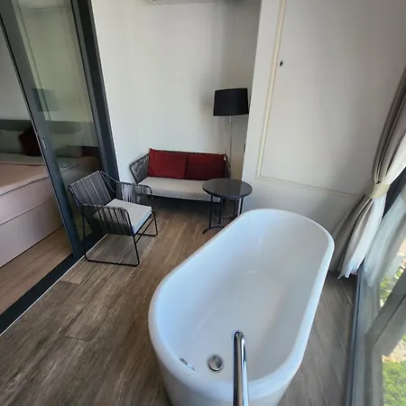 芭提雅the Edge一居室浴缸公寓 * Pattaya