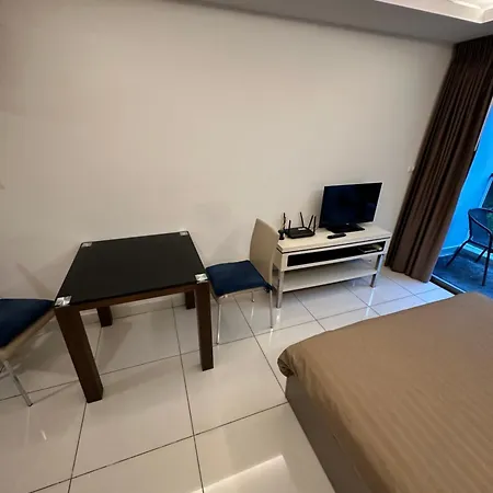 Laguna Bay 2 Studio Apartment *