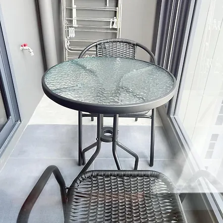 Aparthotel Once
