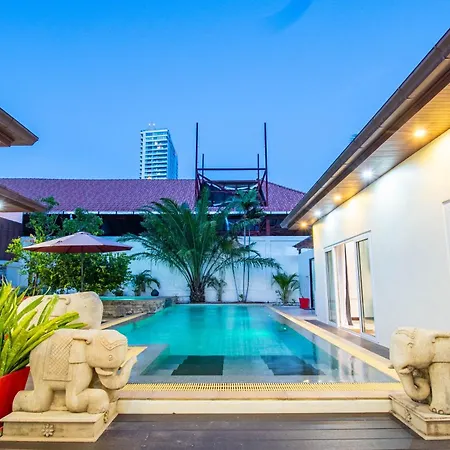 Seaside 3 Pools, 2 Mins Walk To วิลล่า Pattaya