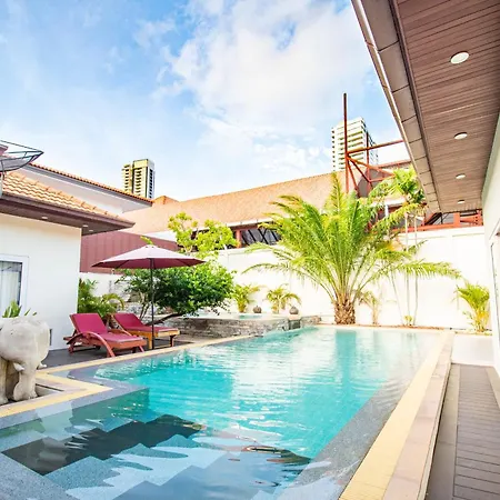 วิลล่า Seaside 3 Pools, 2 Mins Walk To