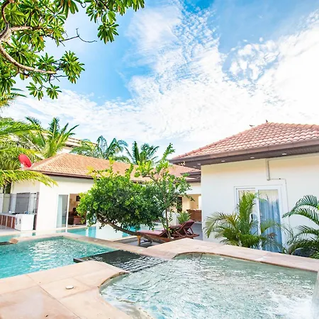 Seaside 3 Pools, 2 Mins Walk To Pattaya